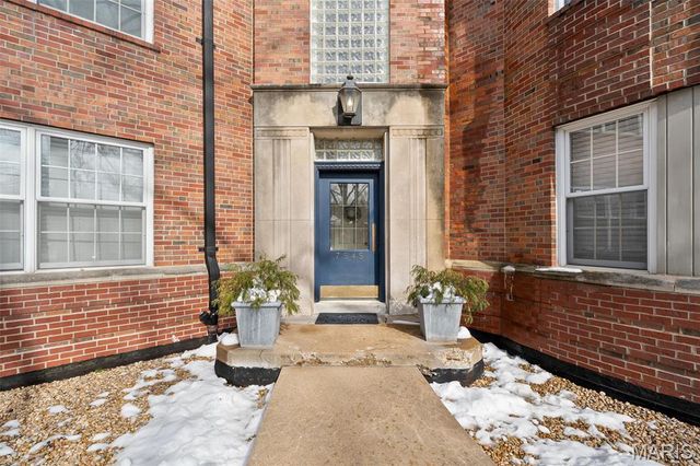 7545 Wellington Way 2B, St Louis, MO 63105