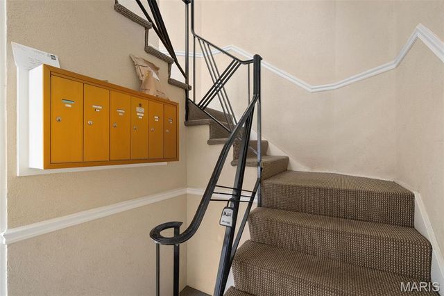 7545 Wellington Way 2B, St Louis, MO 63105