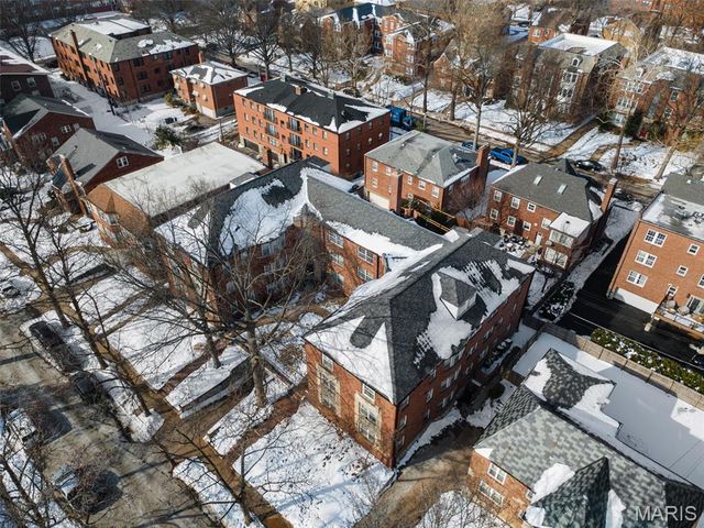 7545 Wellington Way 2B, St Louis, MO 63105