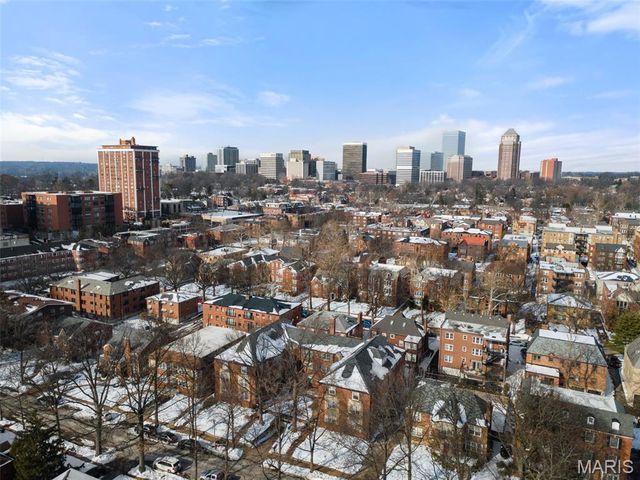 7545 Wellington Way 2B, St Louis, MO 63105