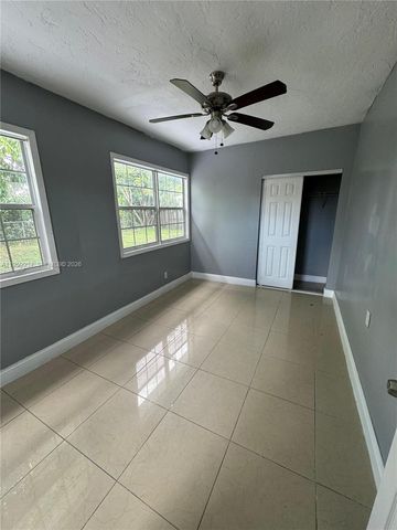 8521 NW 25th Ct, Sunrise, FL 33322