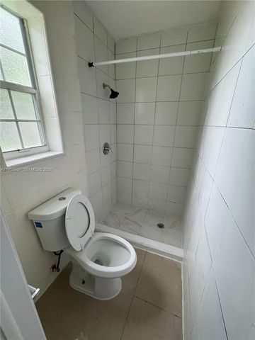 8521 NW 25th Ct, Sunrise, FL 33322