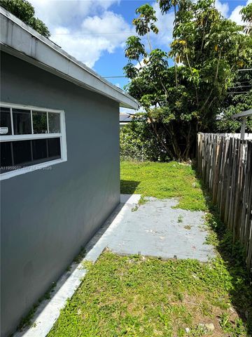 8521 NW 25th Ct, Sunrise, FL 33322