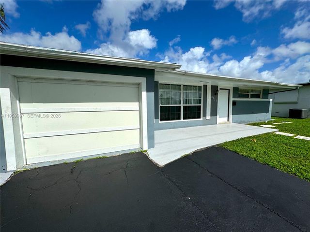 8521 NW 25th Ct, Sunrise, FL 33322