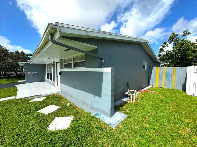 8521 NW 25th Ct, Sunrise, FL 33322