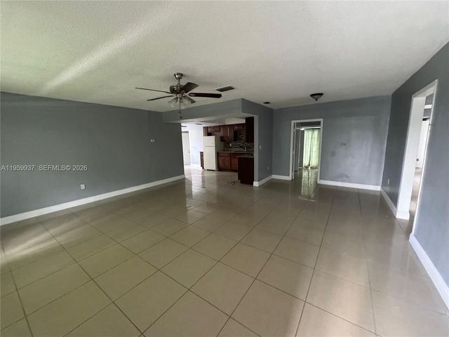 8521 NW 25th Ct, Sunrise, FL 33322