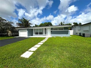 8521 NW 25th Ct, Sunrise, FL 33322