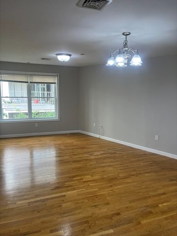 183 Washington Ave 208, Chelsea, MA 02150
