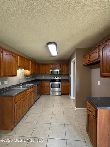 5108 Rocky Point Drive, Southaven, MS 38672