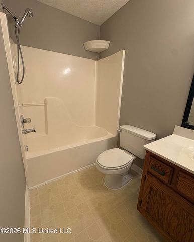 5108 Rocky Point Drive, Southaven, MS 38672