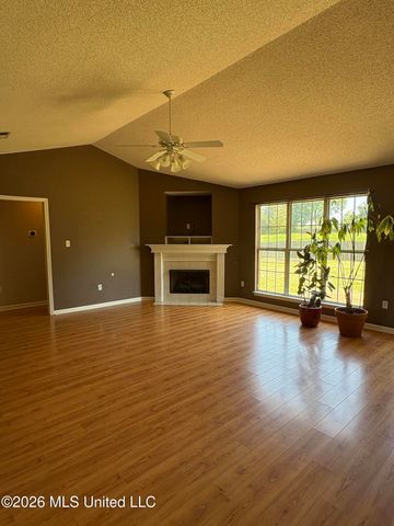 5108 Rocky Point Drive, Southaven, MS 38672