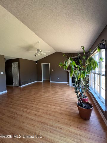 5108 Rocky Point Drive, Southaven, MS 38672