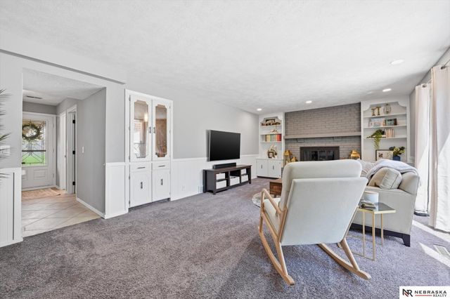 409 S 215Th Street, Elkhorn, NE 68022