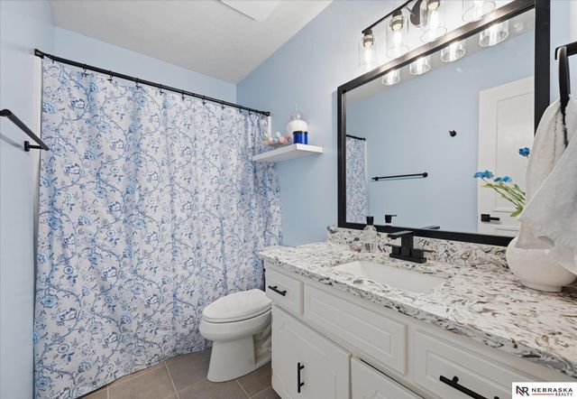 409 S 215Th Street, Elkhorn, NE 68022