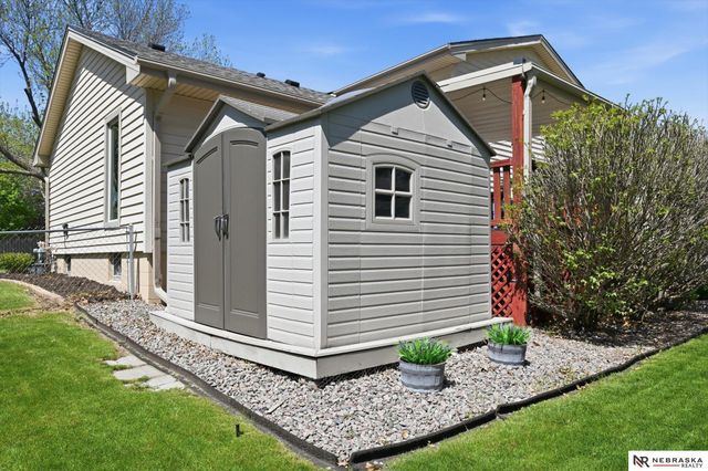 409 S 215Th Street, Elkhorn, NE 68022