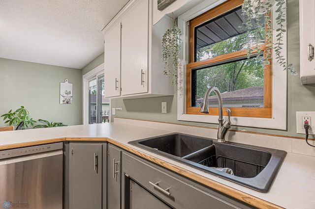 1630 12 Avenue S, Fargo, ND 58103