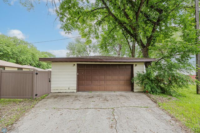 1630 12 Avenue S, Fargo, ND 58103