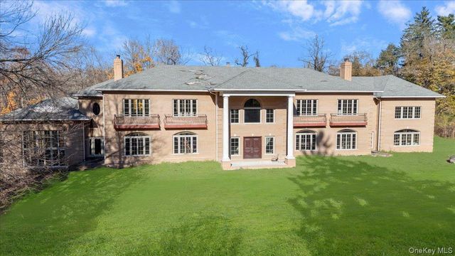 1 Penny Pond Court, Old Brookville, NY 11548