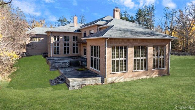 1 Penny Pond Court, Old Brookville, NY 11548
