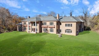 1 Penny Pond Court, Old Brookville, NY 11548
