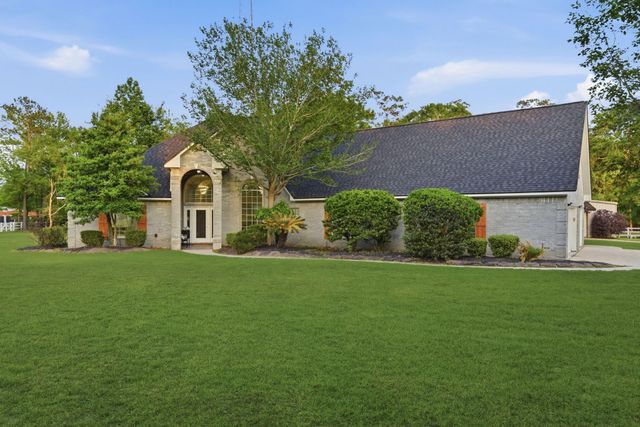 8001 Hills Parkway, Montgomery, TX 77316