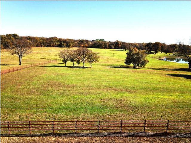 2000 N Lincoln Park Road, Van Alstyne, TX 75495
