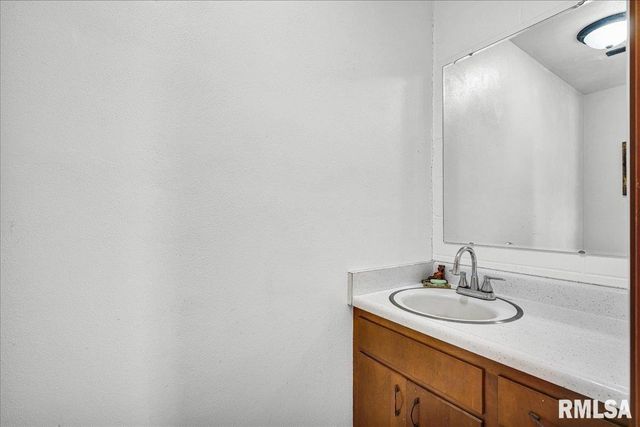 107 BROOKWOOD Court, Washington, IL 61571