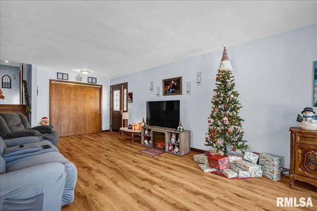 107 BROOKWOOD Court, Washington, IL 61571