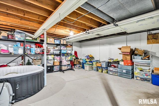 107 BROOKWOOD Court, Washington, IL 61571