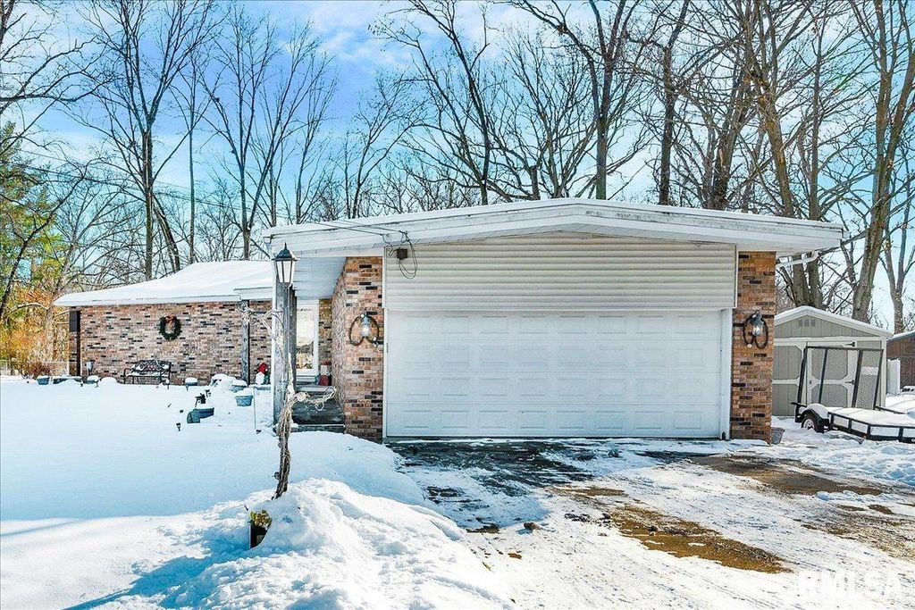 107 BROOKWOOD Court, Washington, IL 61571