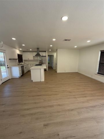 1206 Stonecrest Drive, Houston, TX 77018