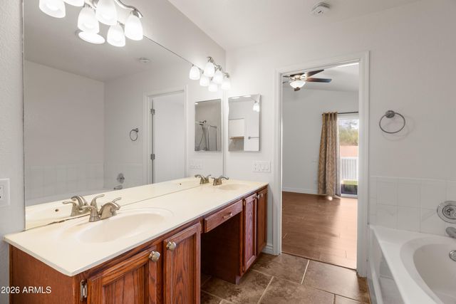 16023 S 40th Way, Phoenix, AZ 85048