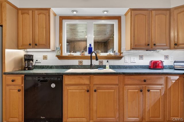 302 Bacon Street, Geddes, NY 13209