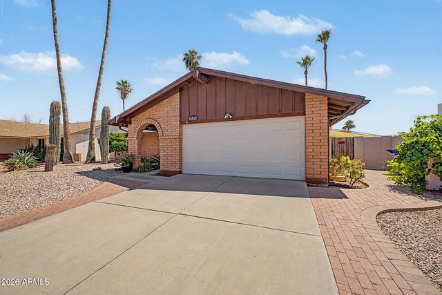 2651 W MCNAIR Street, Chandler, AZ 85224