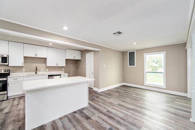 206 Leger St, Montegut, LA 70377