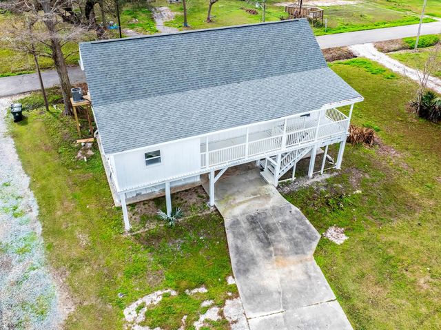 206 Leger St, Montegut, LA 70377