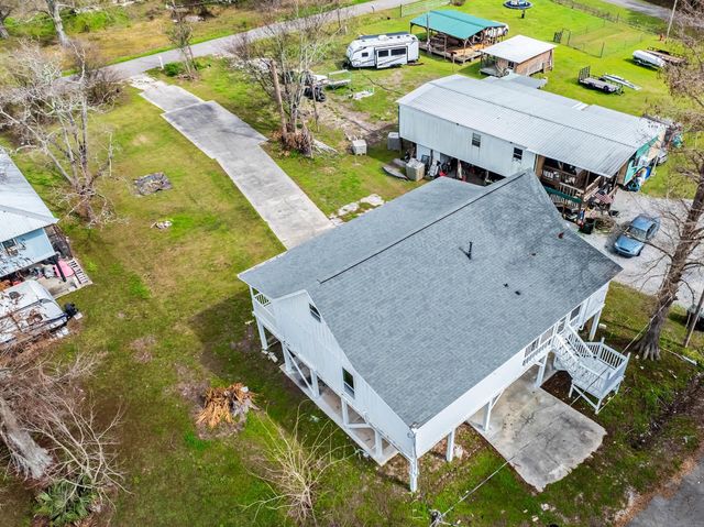 206 Leger St, Montegut, LA 70377