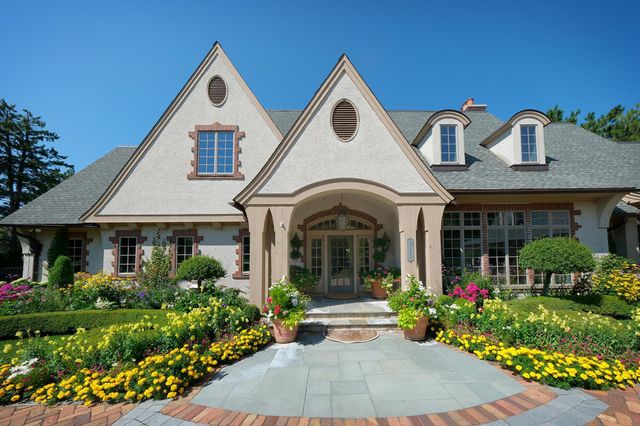 325 Highcroft Lane, Wayzata, MN 55391