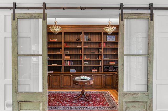 325 Highcroft Lane, Wayzata, MN 55391