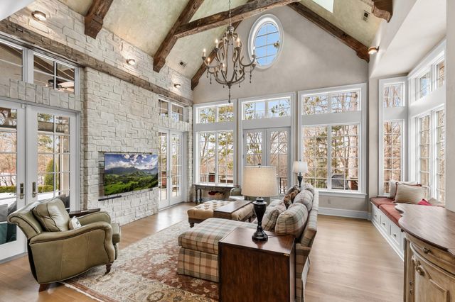 325 Highcroft Lane, Wayzata, MN 55391