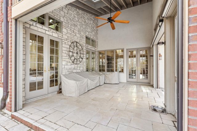 325 Highcroft Lane, Wayzata, MN 55391