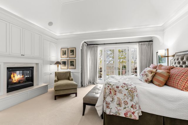 325 Highcroft Lane, Wayzata, MN 55391