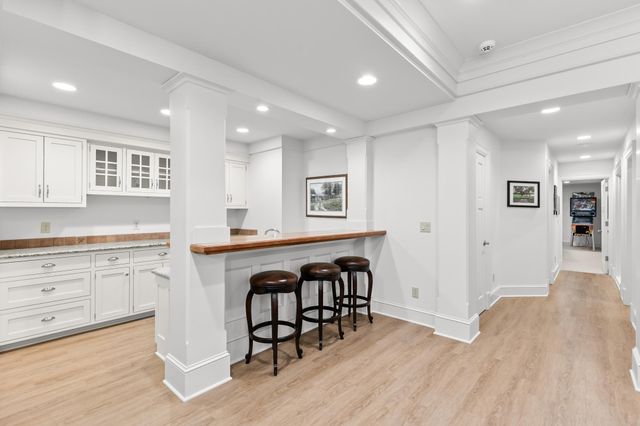 325 Highcroft Lane, Wayzata, MN 55391