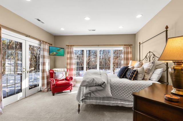 325 Highcroft Lane, Wayzata, MN 55391