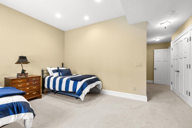 325 Highcroft Lane, Wayzata, MN 55391