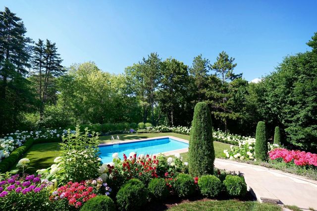 325 Highcroft Lane, Wayzata, MN 55391