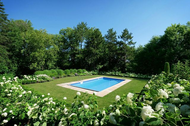 325 Highcroft Lane, Wayzata, MN 55391