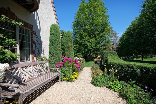 325 Highcroft Lane, Wayzata, MN 55391