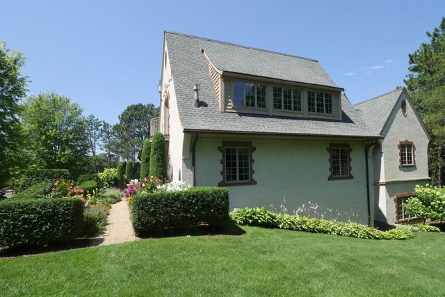 325 Highcroft Lane, Wayzata, MN 55391