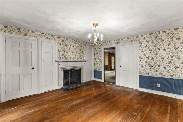 55 Emory St, Brockton, MA 02301